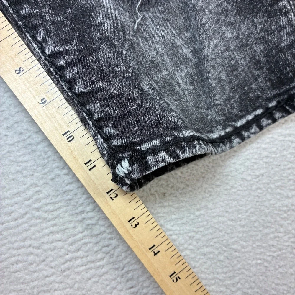 True Religion Ricky Jean Shorts Men 34x12 Black Acid Wash Distressed Denim Jorts - Picture 5 of 7